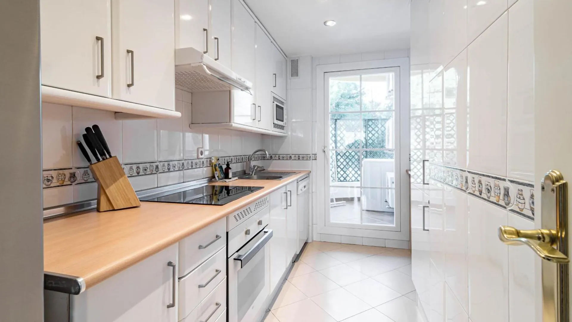 Sam24I- Cozy Apartment Walking Distance To Beach Marbella